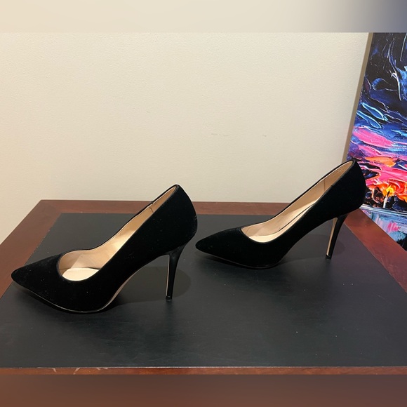 WHBM Olivia Black Velvet Pumps Heels Size 8.5 - Picture 10 of 11